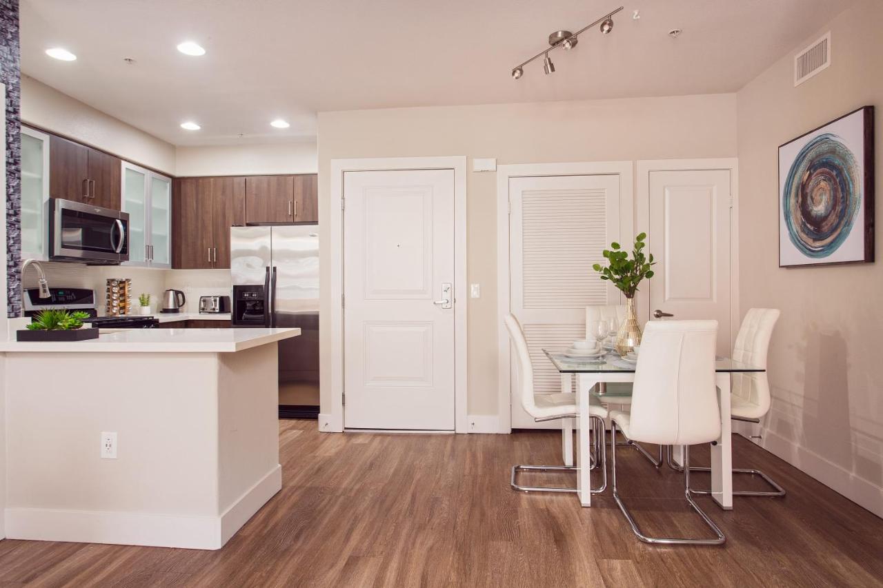 לוס אנג'לס Westwood Luxury Suites מראה חיצוני תמונה